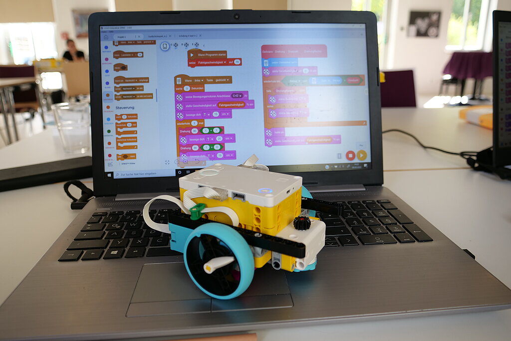 LEGO Spike Roboter Workshop - die WRO Challenge